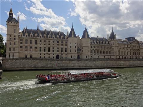 セーヌ川クルーズ